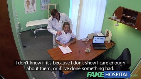 https://www.feurigporno.com/video/der-arzt-hat-den-patienten-gefickt-krankenschwester-bahnt/